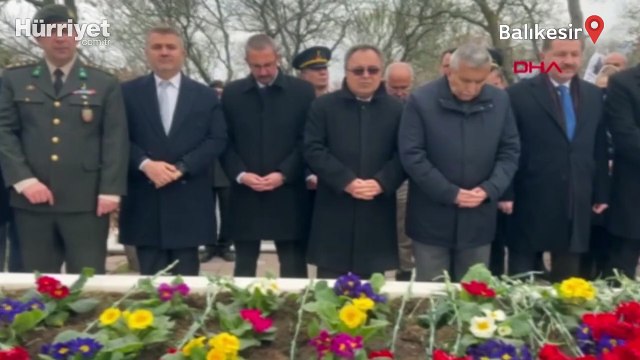 Seyit Onbaşı, mezarı başında anıldı