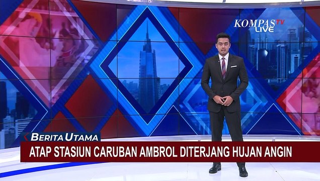 Plafon Stasiun Caruban Ambrol Diterjang Hujan Angin