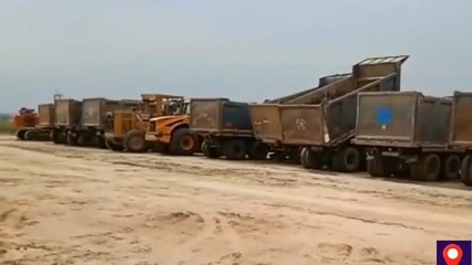 गाजियाबाद: किसानों ने रोका एक्सप्रेसवे का काम, बोले एक इंच भी डालने नहीं देंगे मिट्टी