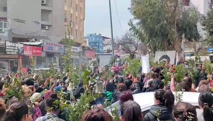 Samandağ halkı ellerinde reyhanlarla yürüdü