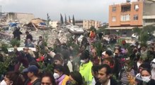 Samandağlı kadınlar depremin 40'ncı gününde mersin dallarıyla yürüdü