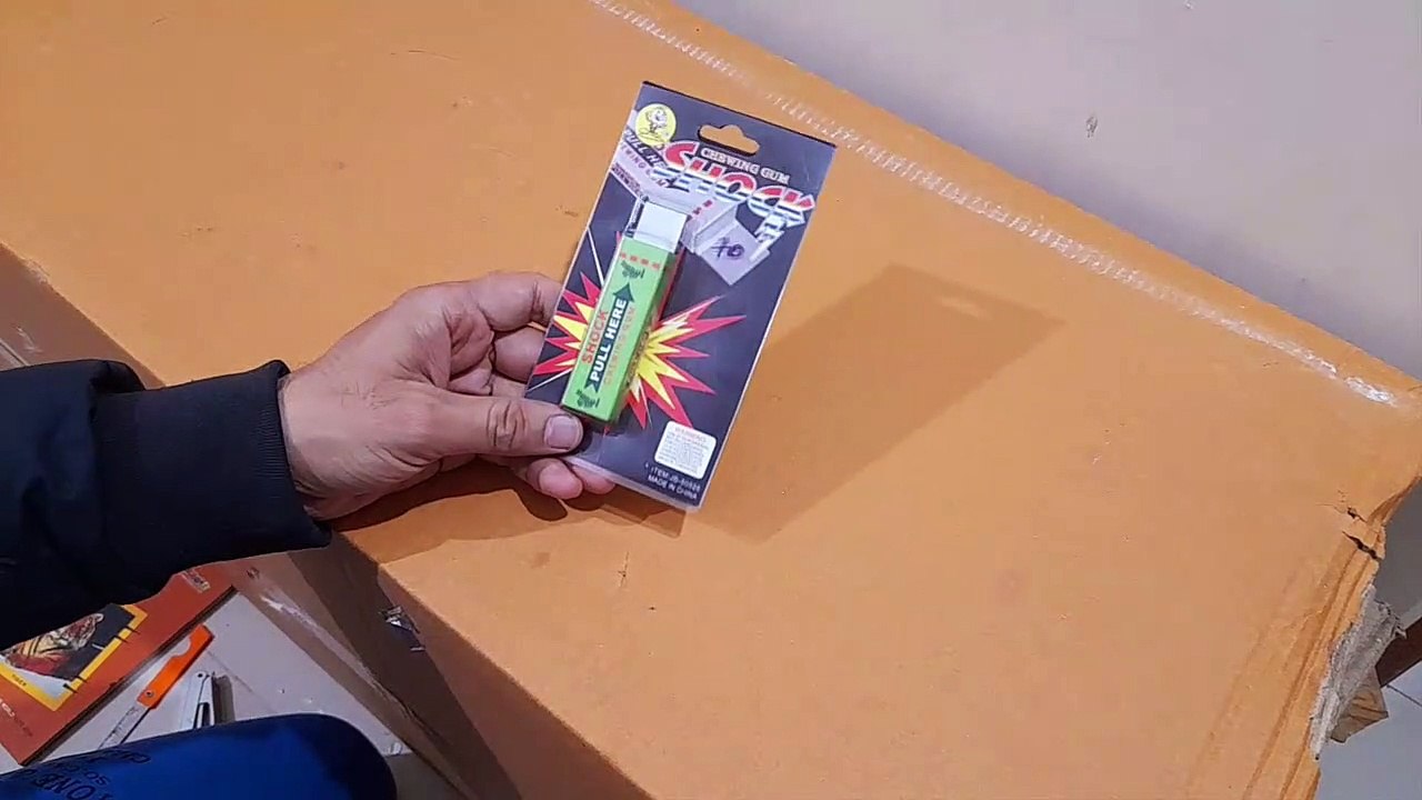 what is inside shock chewing gum