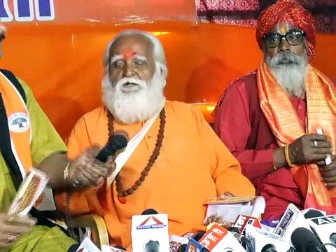 पहले राजा पैदा होता था माँ के पेट से अब तो राजा बनता है जनता की वोट से : स्वामी परमात्मा नंद गिरी