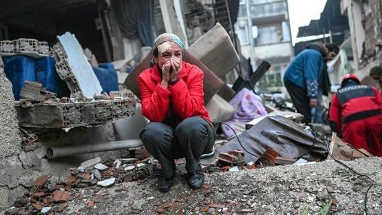 Son Dakika: Kahramanmaraş merkezli depremlerde hayatını kaybedenlerin sayısı 49 bin 589'a yükseldi