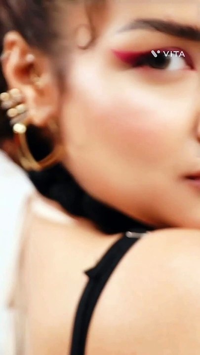 Avneet Kaur showed off her perfect figure wearing a black dress