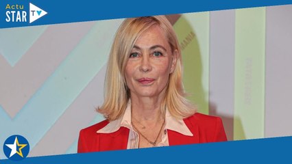 Emmanuelle Béart accordée au tapis rouge, Agustin Galiana expose ses bras musclés pour Séries Mania