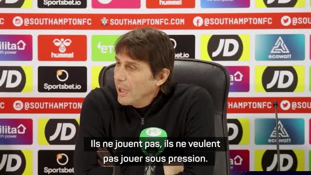 28e j. - L'incroyable craquage de Conte en conférence de presse