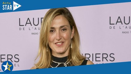 "Julie Gayet sal*pe" : l’actrice révèle avoir retrouvé de nombreux tags près de chez ses parents au