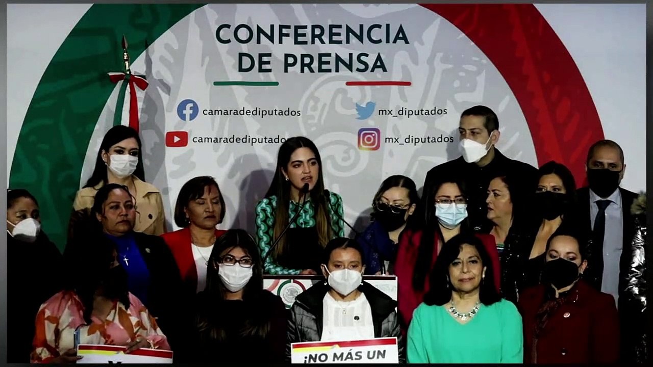 ¡VEAN! ¡Diputadas de MORENA respaldan a denunciante de panista y le impiden tomar protesta!