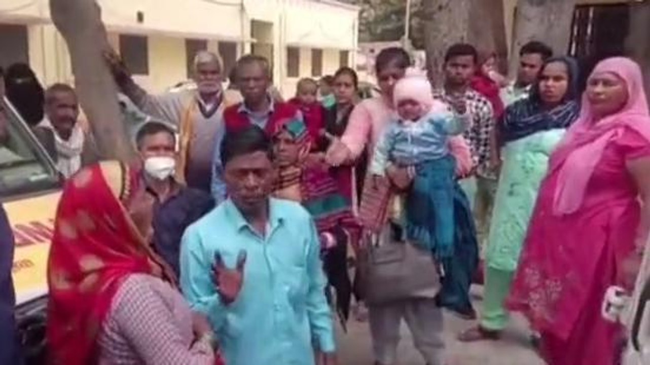 मुरादाबाद:गैस सिलेंडर लीक होने से लगी आग,तीन पोतियों समेत पूर्व प्रधान झुलसा