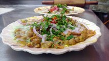 Most Famous Chaat In Karachi | Chandni Chatkhara | Karachi Street Food | Street Food In Pakistan