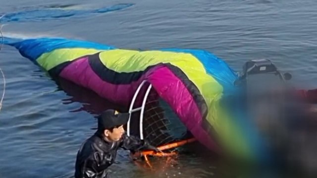 충남 아산에서 동력 패러글라이딩하던 2명 숨져 / YTN