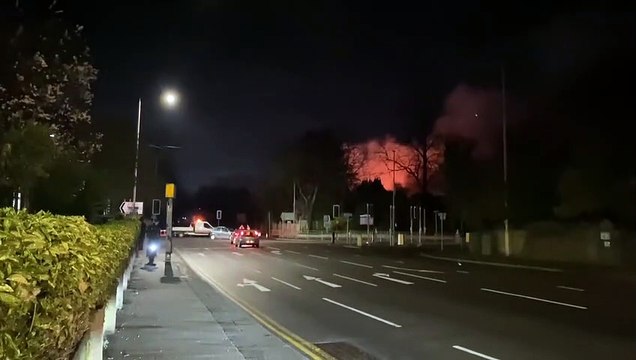 Fire rages at Savanna Rags, Mansfield