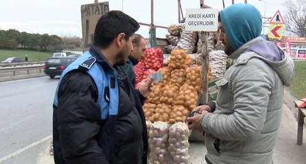 Yol kenarında satılan patateste hile tartışması