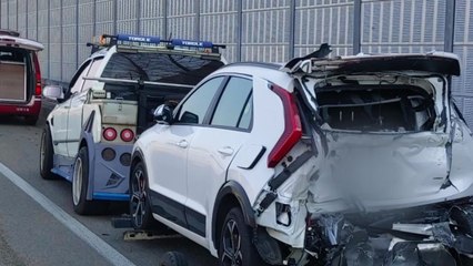 고속버스가 말다툼하다가 정차한 차 추돌...1명 사망·3명 경상 / YTN