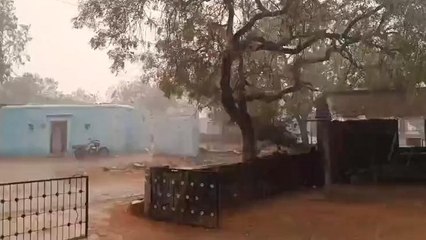 కొల్లాపూర్: జోరుగా వర్షం.. జలమయమైన రహదారులు