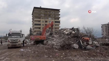 Ebrar sitesinde yitip giden hatıralarını aradılar