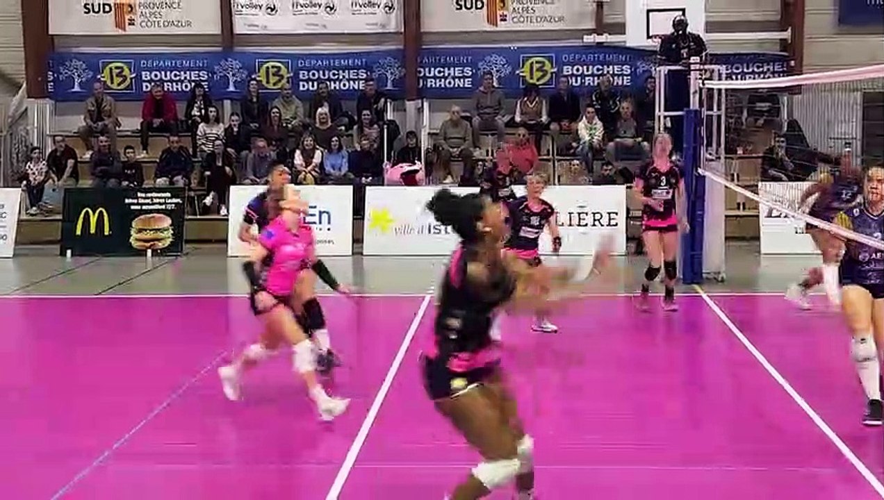 Images maritima: quelques points du match entre Istres Provence Volley et Bordeaux
