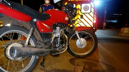 Motociclista fica ferido ao sofrer queda em cima do viaduto da Jacarezinho