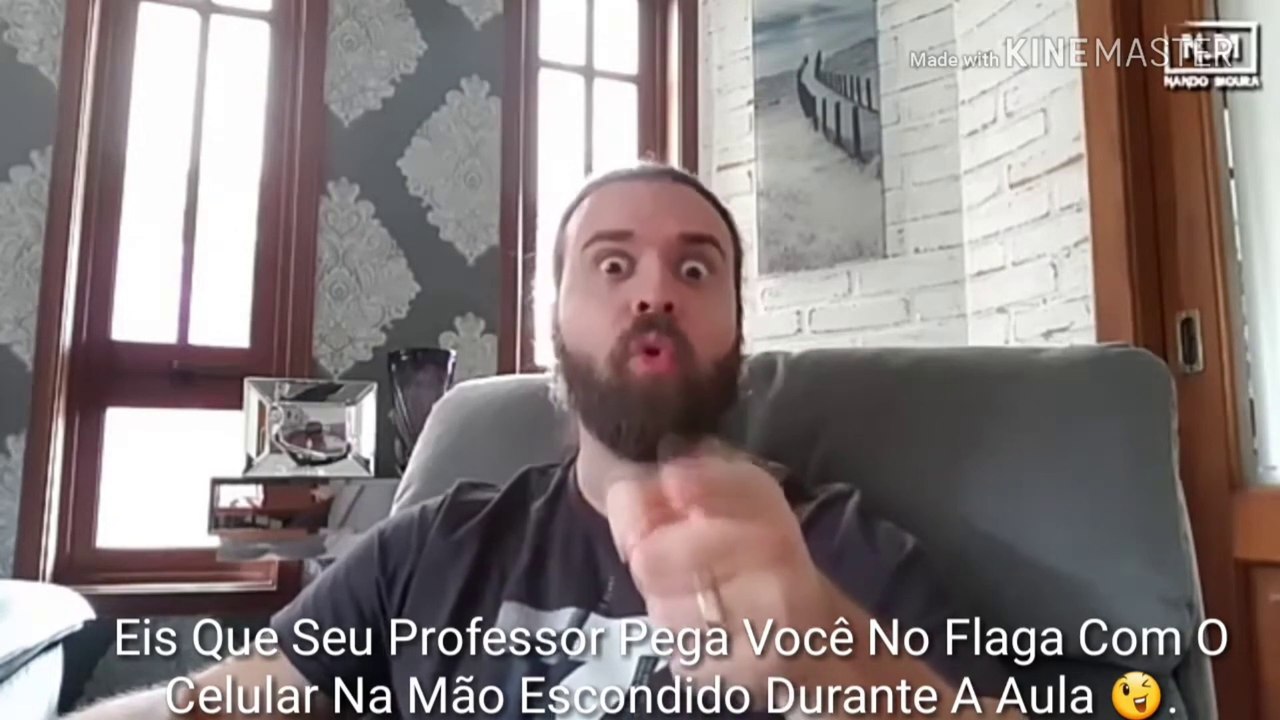 Meu 03°Meme (Feito Por Mim.), Eis Que Seu Professor Pega Você No Flaga Com O Celular Na Mão Escondido Durante A Aula: