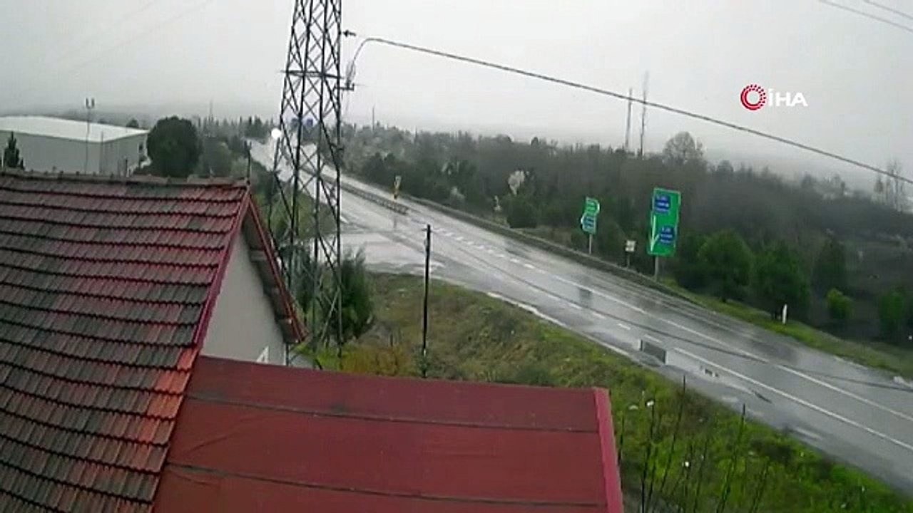 Bir anlık dikkatsizlik kazaya sebep oldu: 2 yaralı