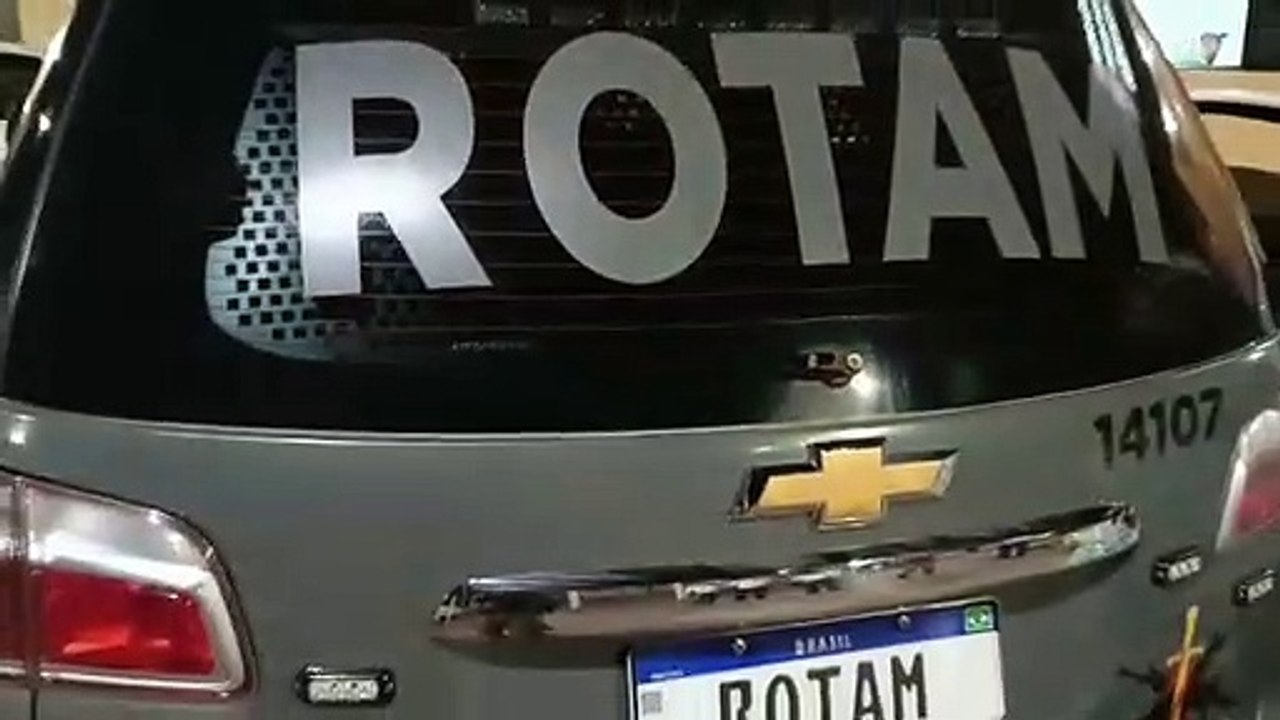 Rotam apreende agrotóxicos contrabandeados após acidente no Parque Industrial III, em Umuarama