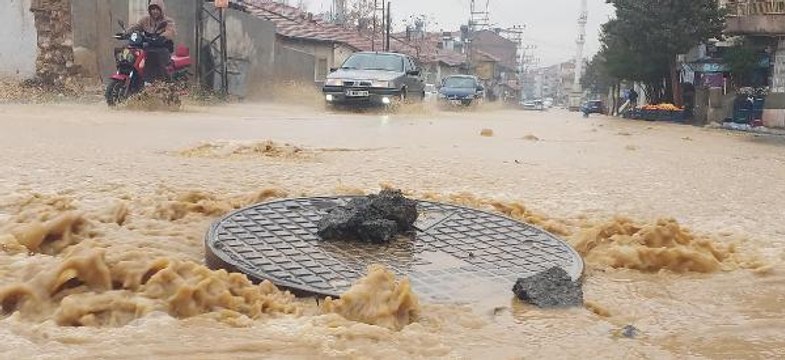 MALATYA'DA RÖGAR TAŞTI; CADDE GÖLE DÖNDÜ