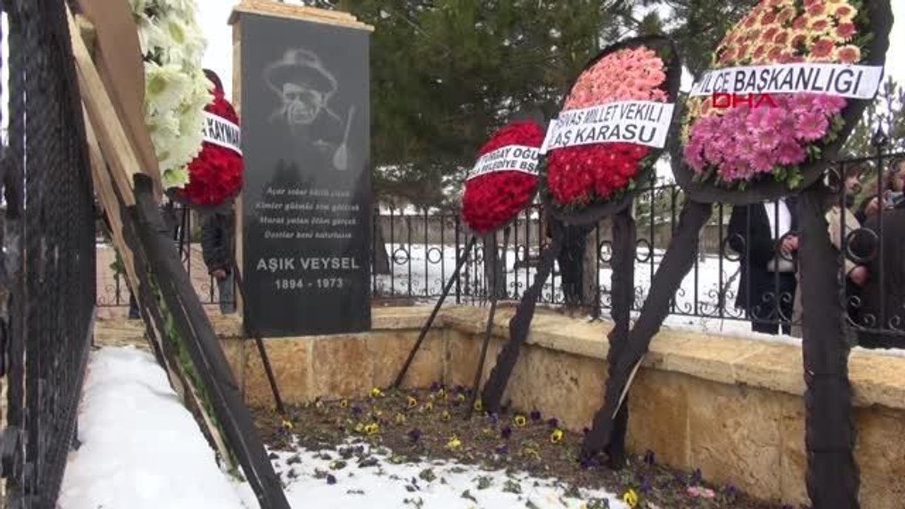 AŞIK VEYSEL, VEFATININ 50'NCİ YILINDA MEZARI BAŞINDA ANILDI