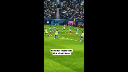 1er retourné acrobatique de Ronaldo dans son nouveau cub