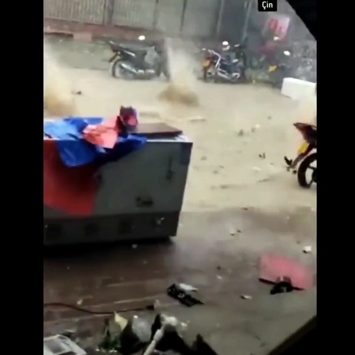 Taş yağar gibi dolu yağdı