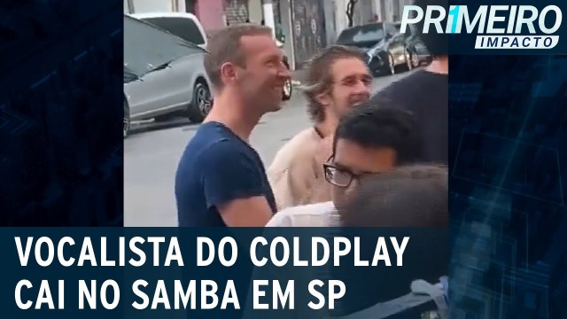 Vocalista do Coldplay cai no samba em bar de São Paulo (SP)
