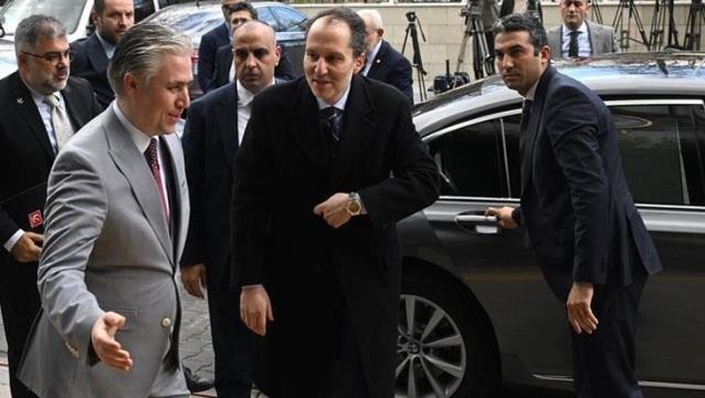 Cumhurbaşkanı adaylığına başvuran Fatih Erbakan, unutkanlığıyla sosyal medyanın diline düştü