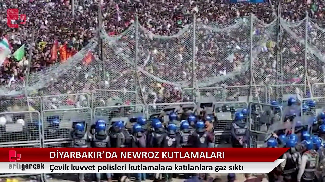 Diyarbakır'da Newroz kutlamaları coşkuyla devam ediyor... Çevik kuvvet polisleri kutlamalara katılanlara gaz sıktı