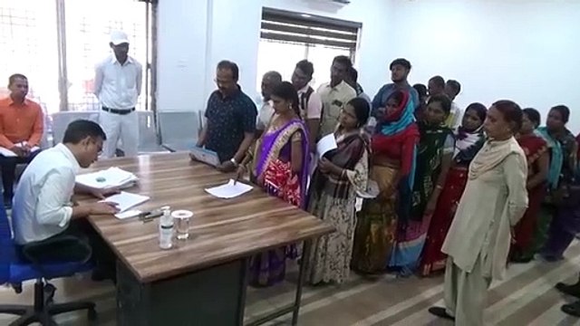 शहर सहित आसपास क्षेत्रों से आए लोगों से मुलाकात उनकी समस्याएं सुनी