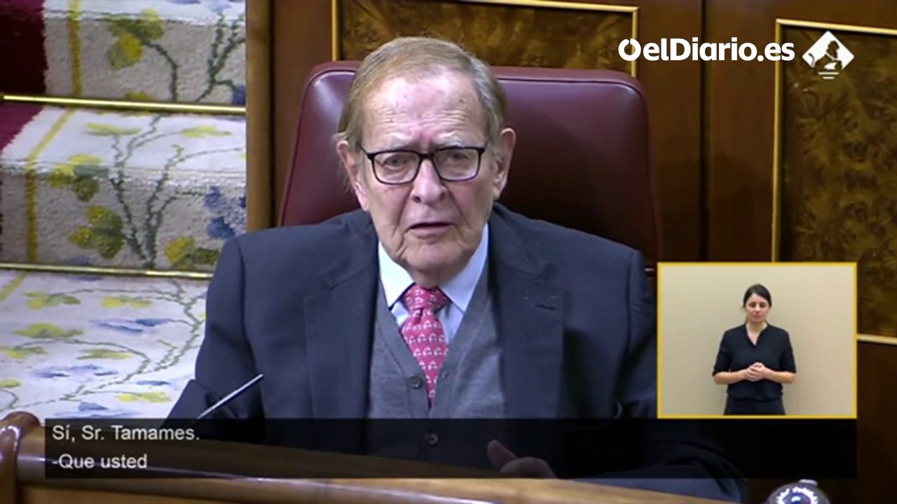 Tamames interrumpe la réplica de Sánchez: "Que usted venga con un 'tocho' de 20 folios..."