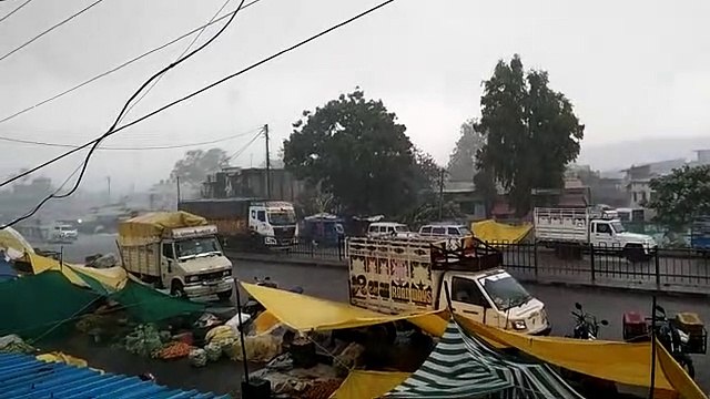 बारिश से जनजीवन और फसलें प्रभावित