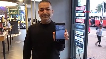 Dolu yağarken bir kuşun mağazaya sığınma anları gündem oldu!