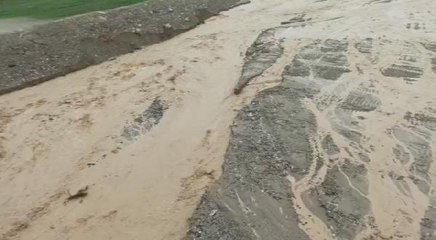 ELAZIĞ'DA SAĞANAK; DERELER TAŞTI