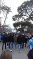 Lazio - Roma, il corteo dei tifosi biancocelesti all'ingresso dello stadio
