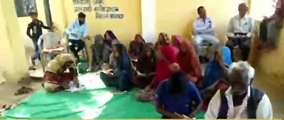 परीक्षा देने बैठे थे, लेकिन न उम्र का बंधन और न ही फेल होने की चिंता थी