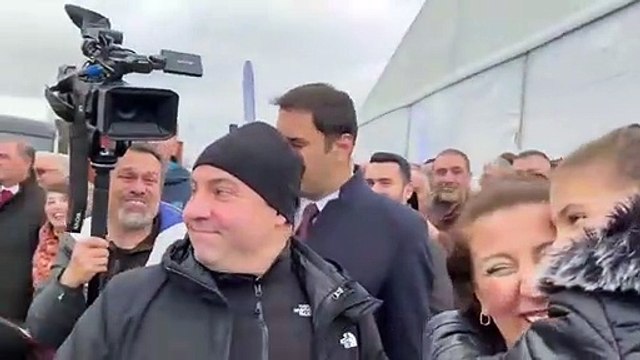 Ekrem İmamoğlu'na seslenen çocuk: Ekrem amca seni çok seviyorum