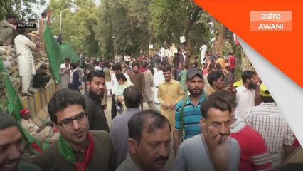 Penyokong Imran Khan terus berhimpun di luar kediaman