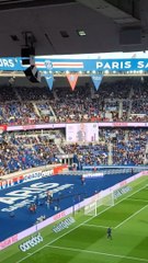 Lionel Messi Mixed welcome and Christophe Galtier) for the first time at the Parc des Princes since the elimination in C1... #PSGSRFC