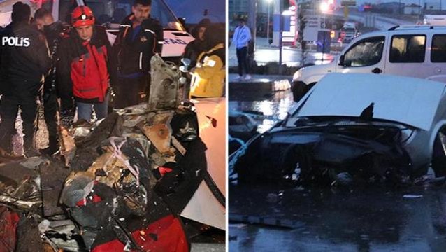 AFAD'ın minibüsü ile çarpışan otomobil ikiye bölündü! 1 ölü, 9 yaralı