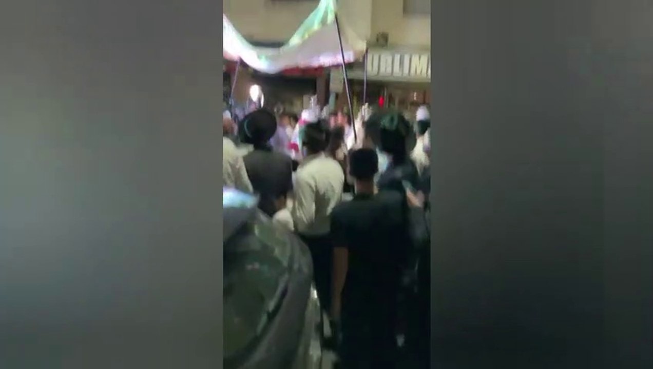 Hajnasat Sefer Tora en Shaare Tefila