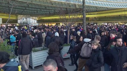 Manifestation sauvage au coeur de Paris contre la réforme des retraites