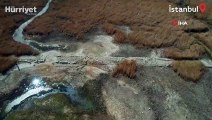 Suların çekildiği Terkos Gölü’nde ortaya çıkan tarihi yol havadan görüntülendi