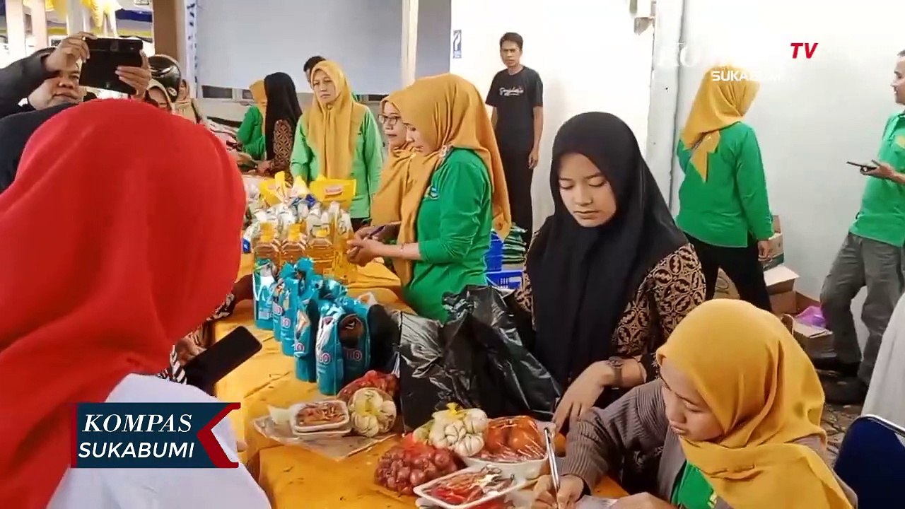 Jelang Ramadan Sembako Murah Diserbu Warga