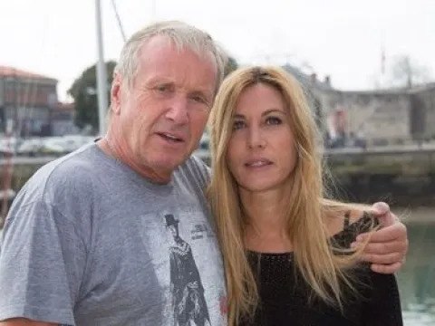 Tu me manques : Mathilde Seigner toujours en deuil de son grand ami