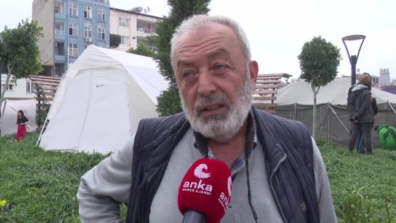 Samandağlı Depremzede: "Bize Depremde Bile Üvey Evlat Muamelesi Yapıldı. Biz Bunu Nasıl Affedeceğiz? Hakkımızı Nasıl Helal Edeceğiz? Mümkün Değil"